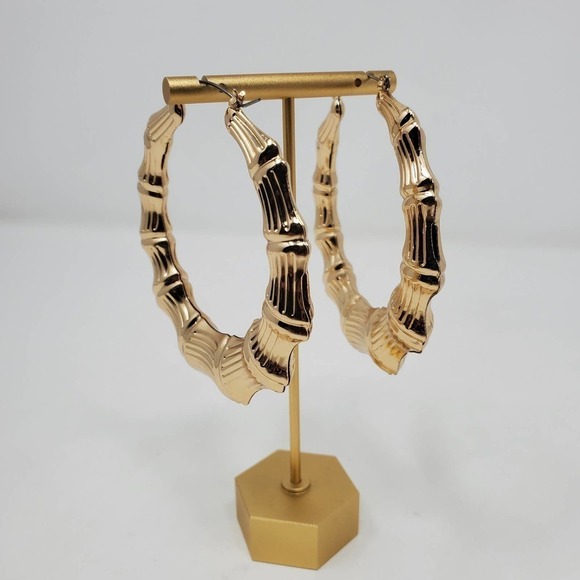 Gold Tone Hoop Textured Round Fashion Earring 90's Inspired Gold Tone - Picture 1 of 5